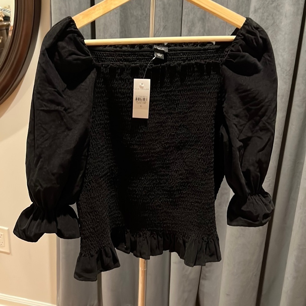 Ann Taylor NWT corduroy puff sleeve top